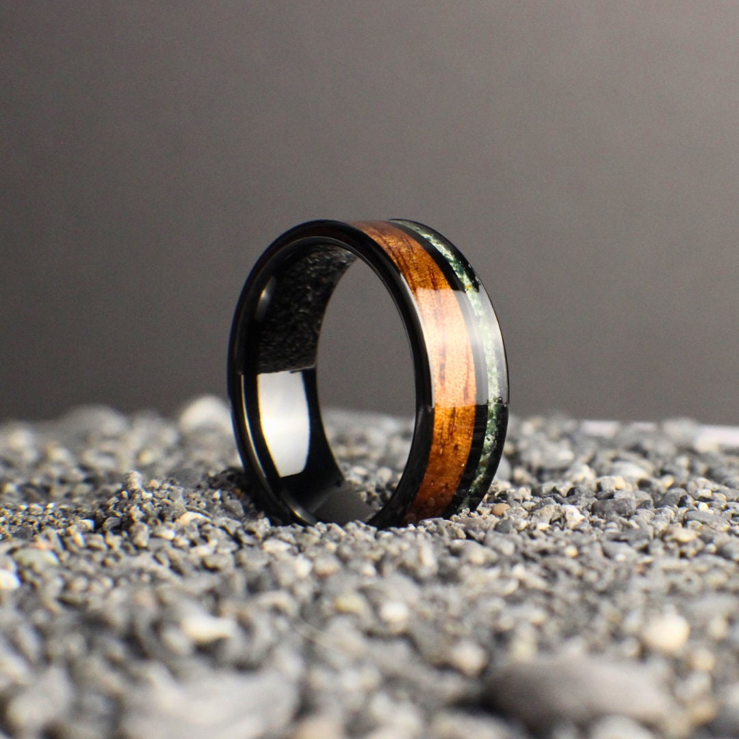 Wooden wedding ring with Moss Agate