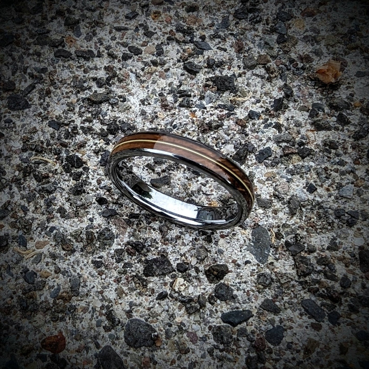 The Guitarist - Women's Guitar String Ring