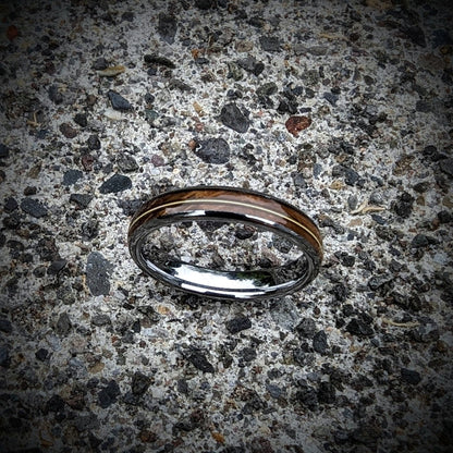 The Guitarist - Women's Guitar String Ring