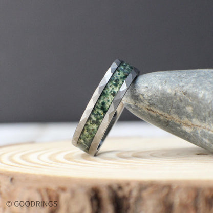 Men's 6mm hammered moss agate wedding ring
